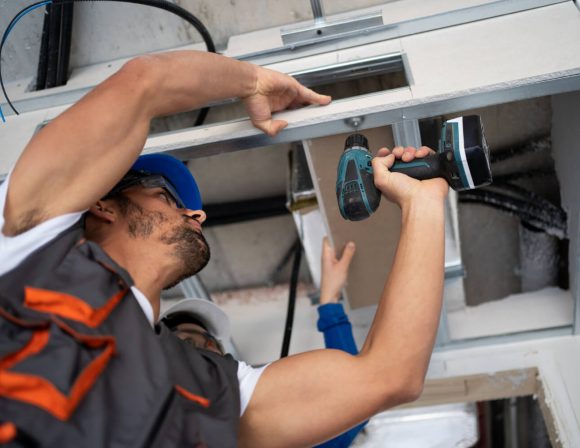 AEP dépannage d'un climatiseur par un technicien